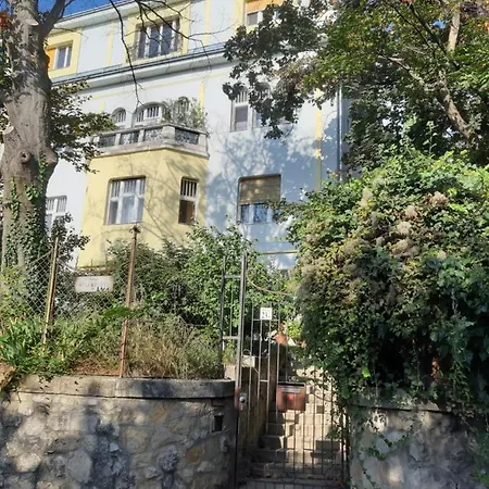 Hill Apartment