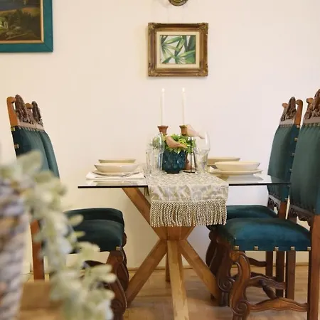 Hill Apartment *